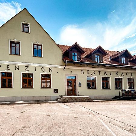 Penzion A Restaurace U Reky Ledec nad Sazavou Ngoại thất bức ảnh