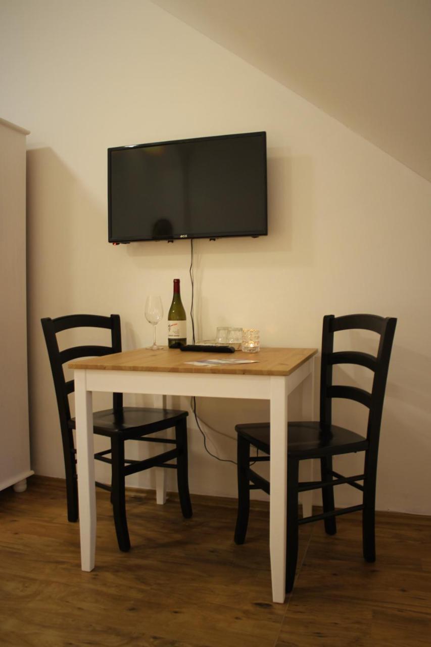 Penzion A Restaurace U Reky Ledec nad Sazavou Ngoại thất bức ảnh