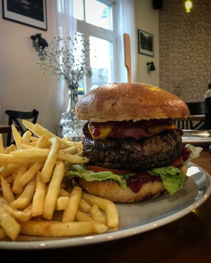 Penzion A Restaurace U Reky Ledec nad Sazavou Ngoại thất bức ảnh